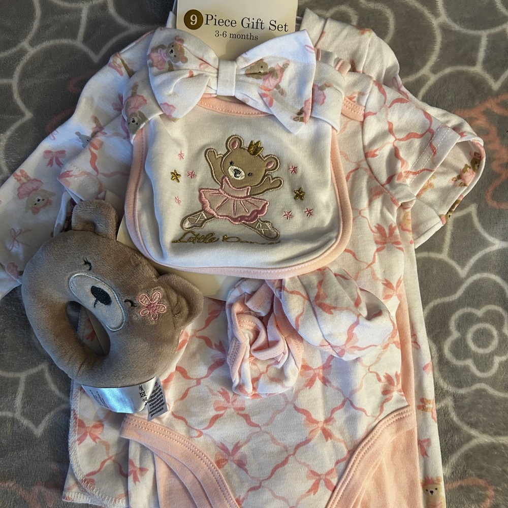 Adorable 9 piece Baby Bear Gift Set